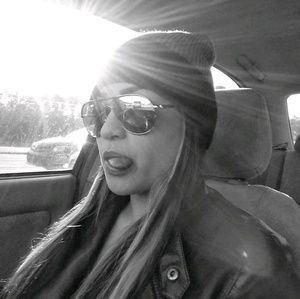 Meet your Posher, Akira